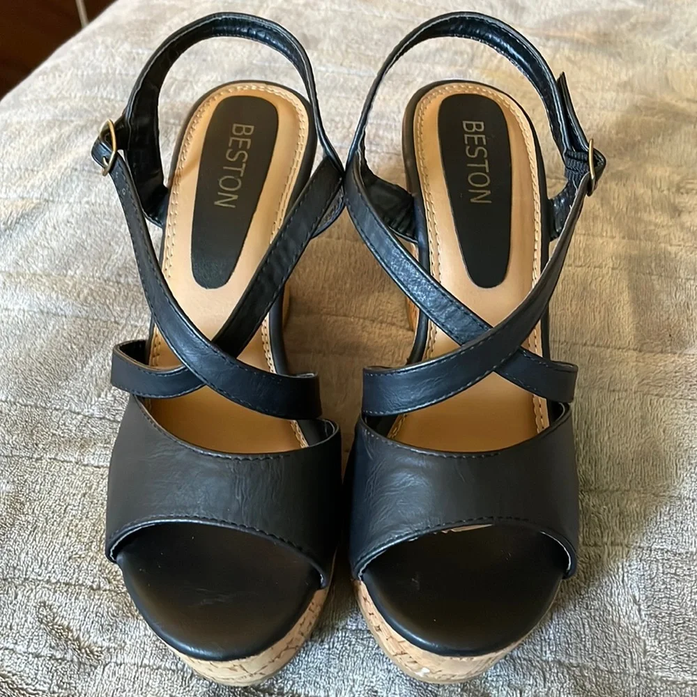 Beston black and cork wedge heel with buckle closure SZ 8 - Picture 2 of 9